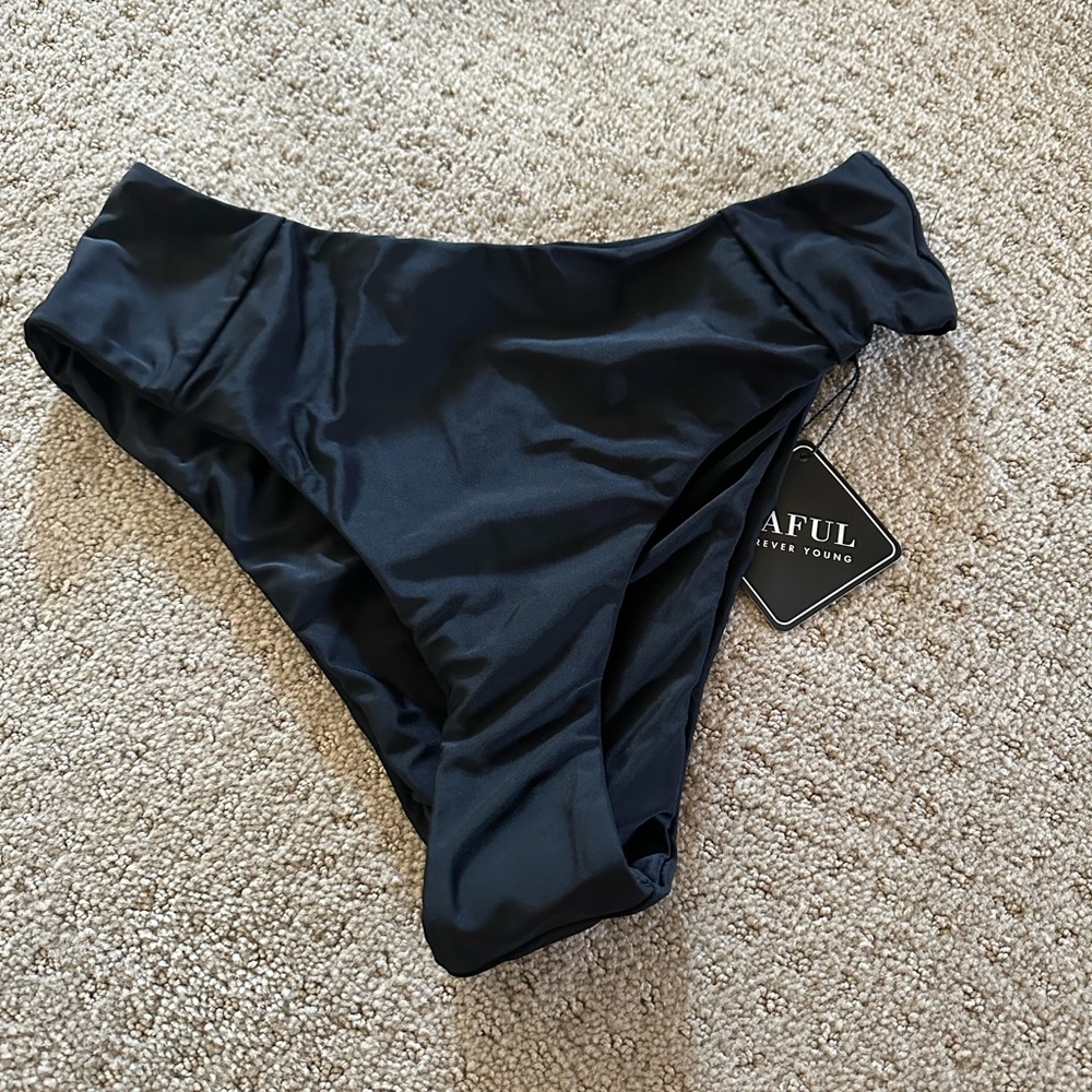 Zaful black bikini bottom size large (new with tags)